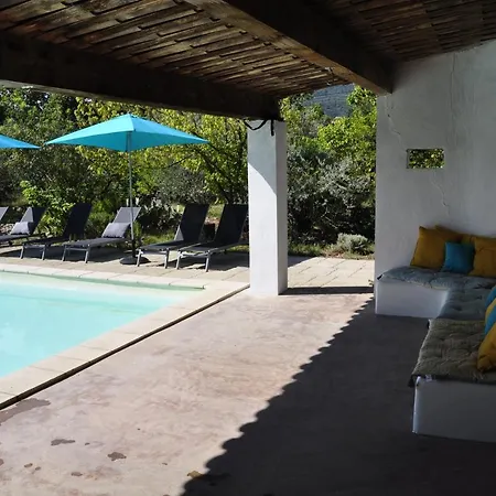 招待所 Un Je Ne Sais Quoi De Paradis 莱旺