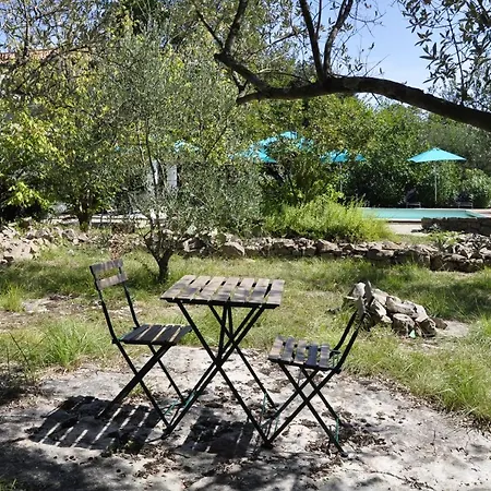 Un Je Ne Sais Quoi De Paradis