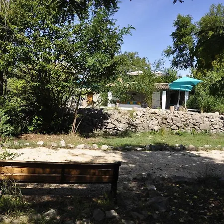 Un Je Ne Sais Quoi De Paradis Pensión 4*
